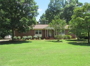 5784 Oak Knoll Dr, Trinity, NC 27370