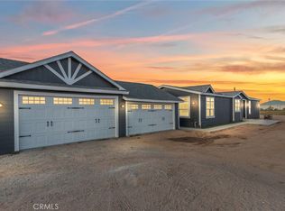 6100 Del Rosa Rd, Phelan, CA 92371