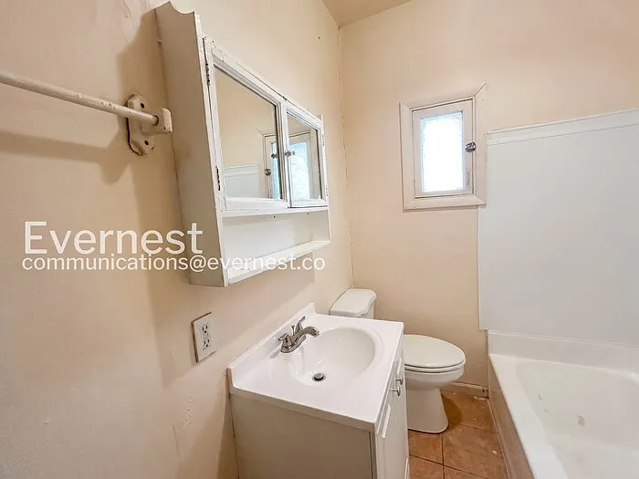 2022 McLaran Ave — Photo 16