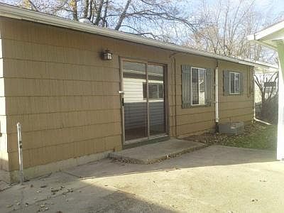 2nd image of 820 Robinson St
