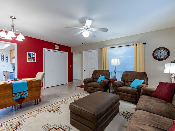 4th image of 394 W Calle De Las Flores