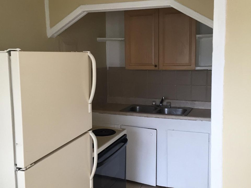 2nd image of 3904 SW 13th Ct APT 9