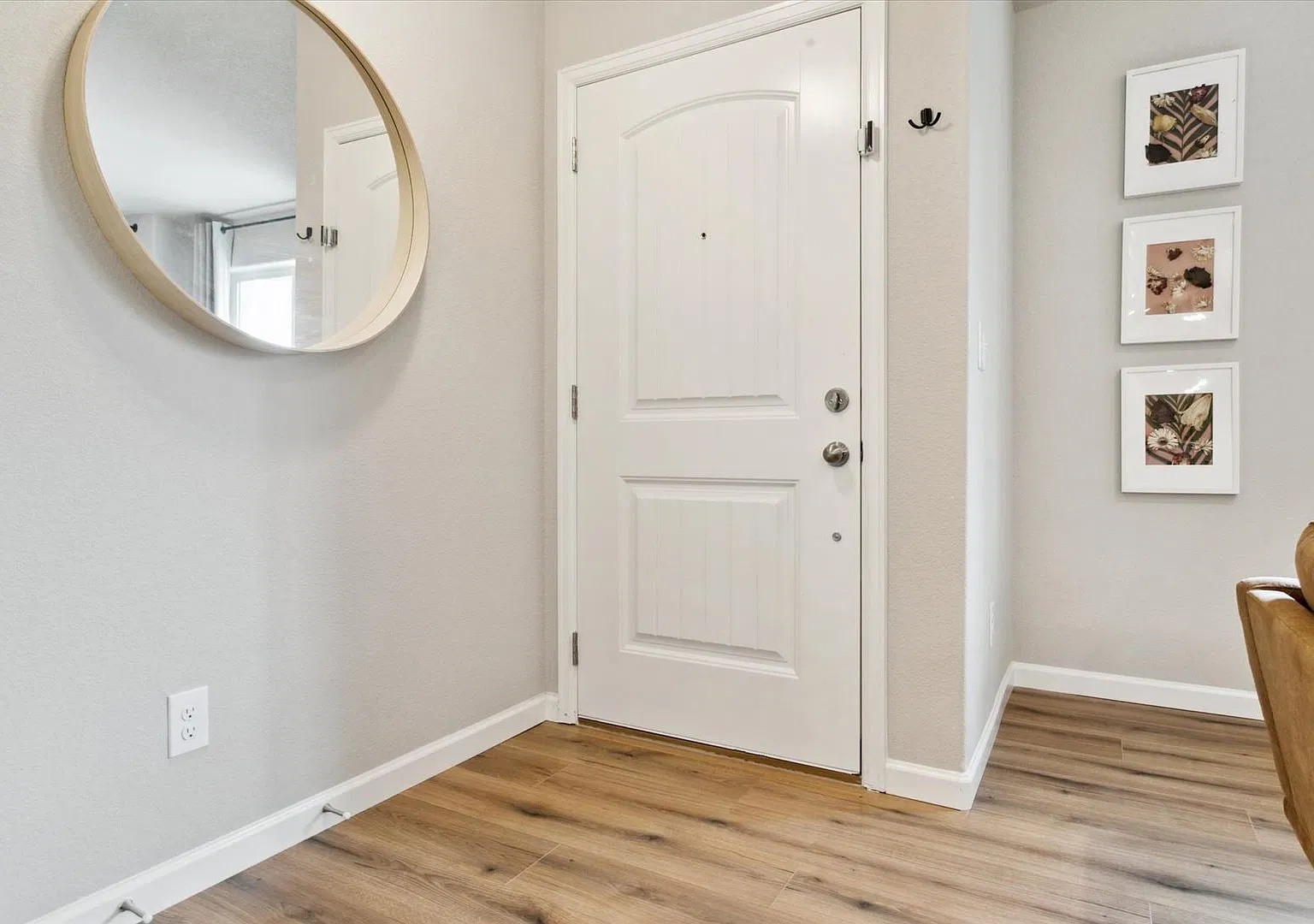 Charming Townhome in East Widefield! — Photo 2