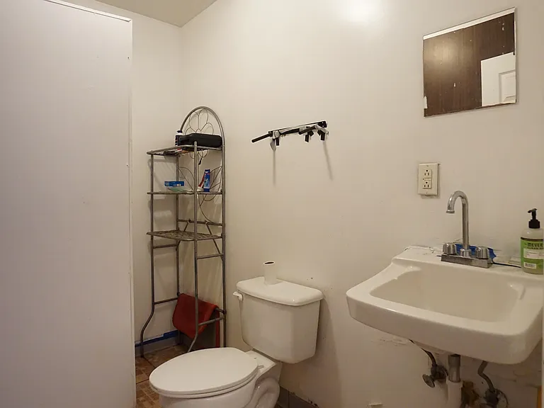 1022 Broadway #3 — Photo 10