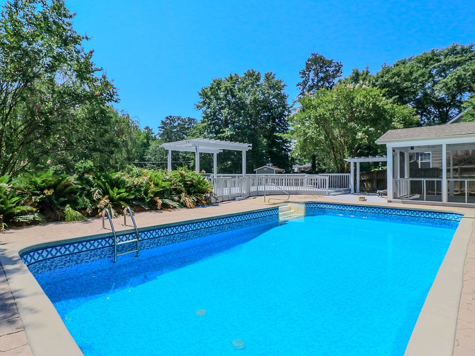 1st image of 220 Loskin Ln