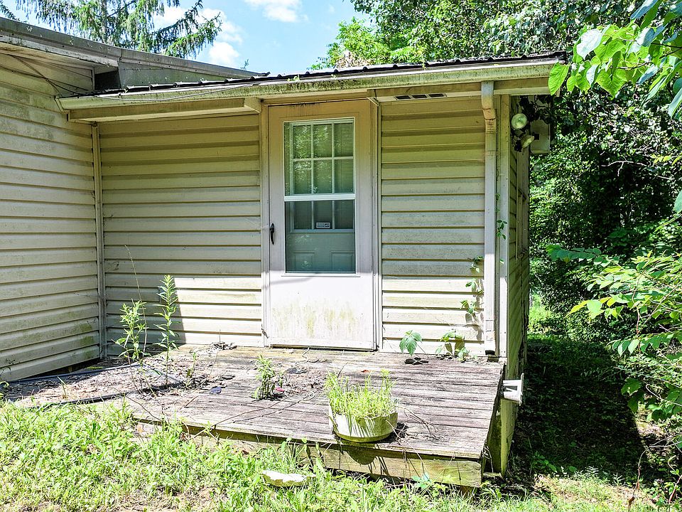 7th image of 111 Elvin Shirley Rd