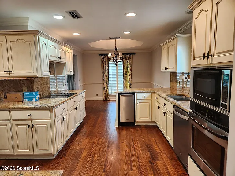 103 Mews Cir — Photo 7