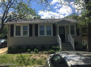 16 Leighton Place, Red Bank, NJ 07701