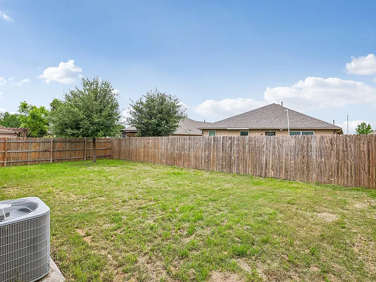 10604 Menominee Falls Ln — Photo 35