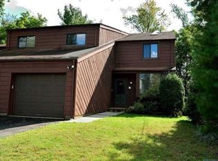 48 E Newcomb Rd, Tenafly, NJ 07670