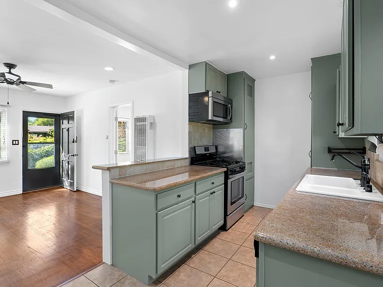 1801 Dorchester Ave #C — Photo 10
