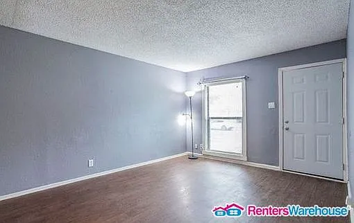 Do Not Look Past this 3 Bedroom in Westwood Park! — Photo 3