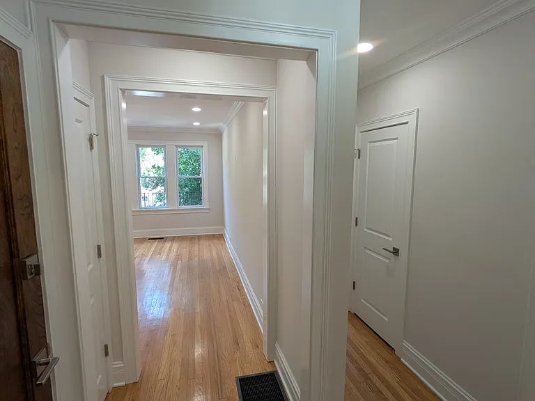 2337 W Roscoe St #1 — Photo 20