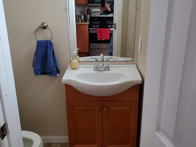 half bath 1st floor (off kitchen)