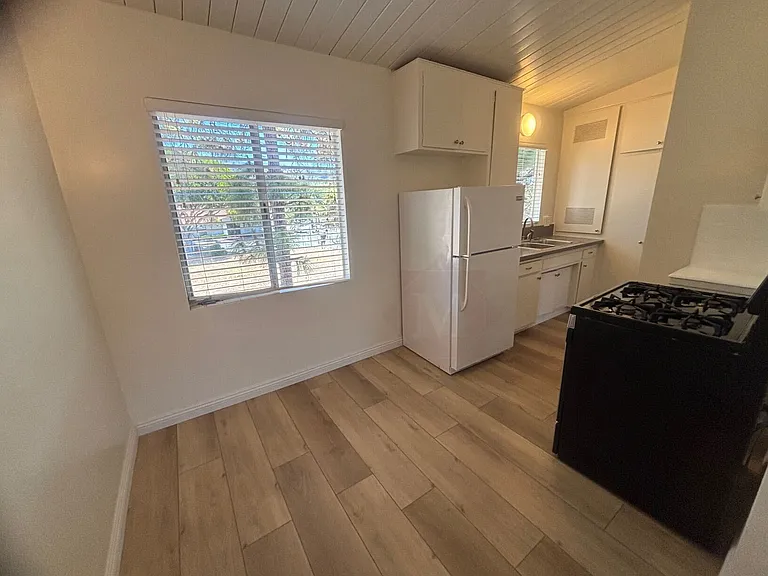 823 E De La Guerra St #5 — Photo 2