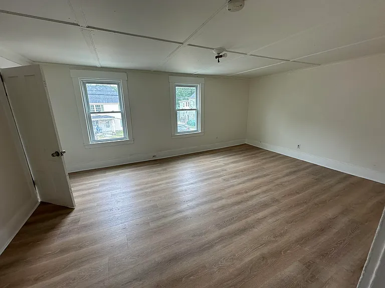 28 Chestnut St — Photo 11