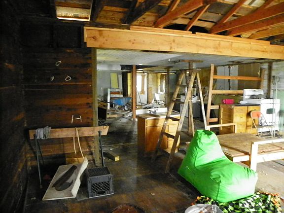 2nd image of 3328 Summer St