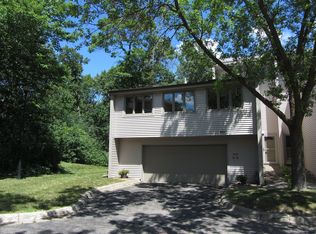 8413 137th Ct, Apple Valley, MN 55124