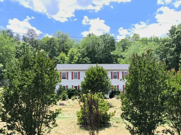212 Burton Farm Rd, Browns Summit, NC 27214