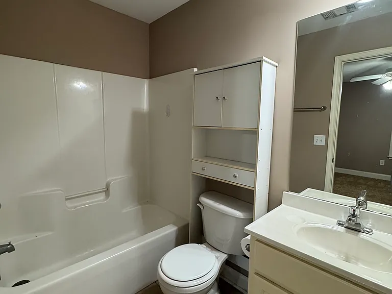 460 Barnett Shoals Rd #F6 — Photo 14