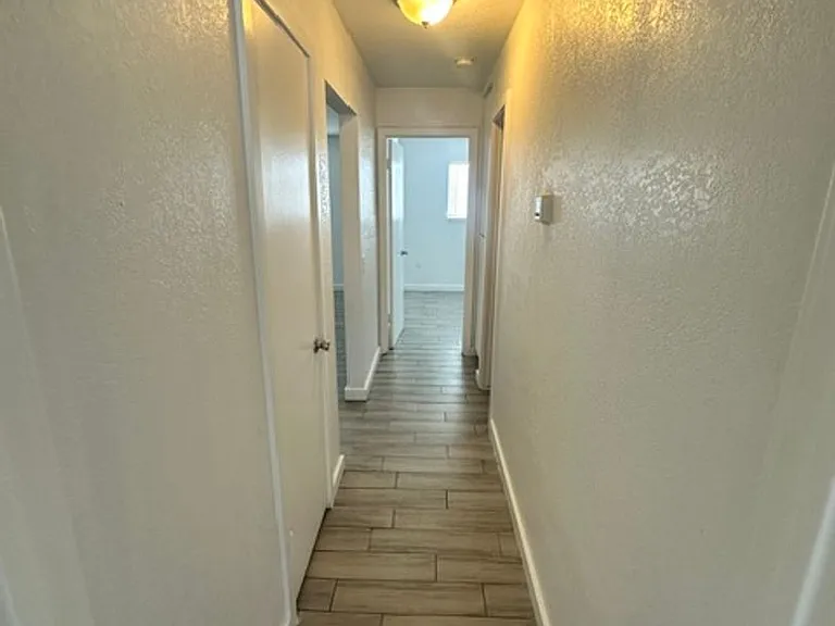 5318 W Turney Ave — Photo 8