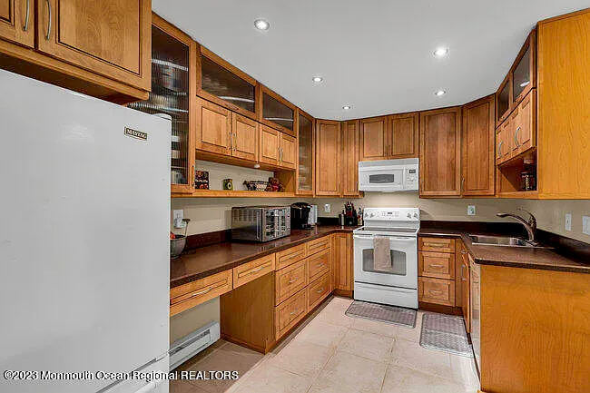 17 Claremont Court photo 1