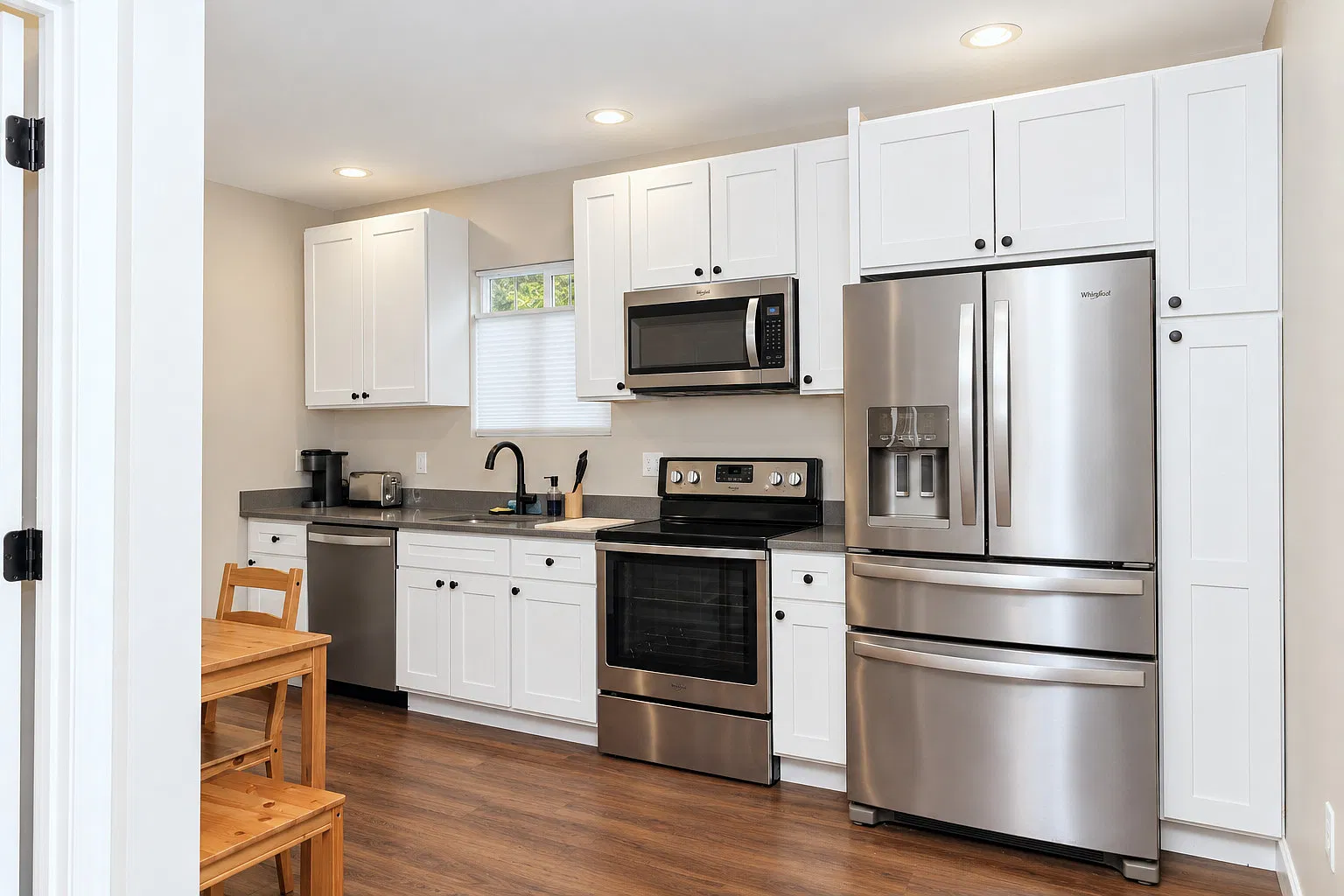 3 bed, 1394 sqft, $3,500 — Photo 4