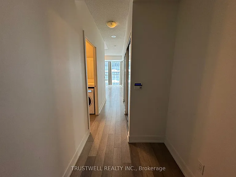 318 Richmond St W #1810 — Photo 7