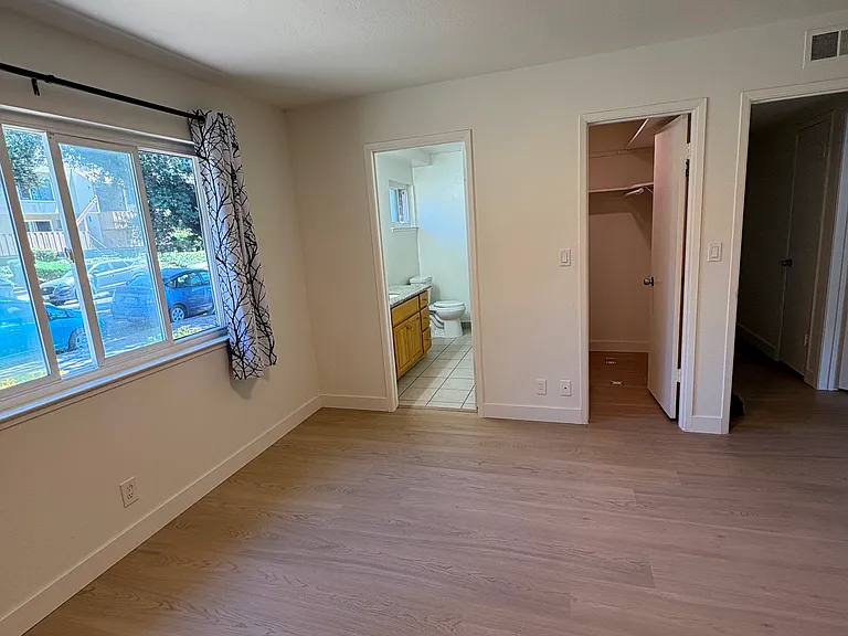 367 Auburn Way #1 — Photo 3