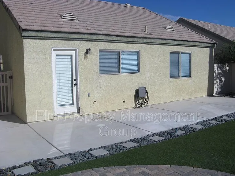 537 W Seneca Ridge Ave — Photo 13