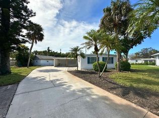 1380 Barbizon Ln, Naples, FL 34104