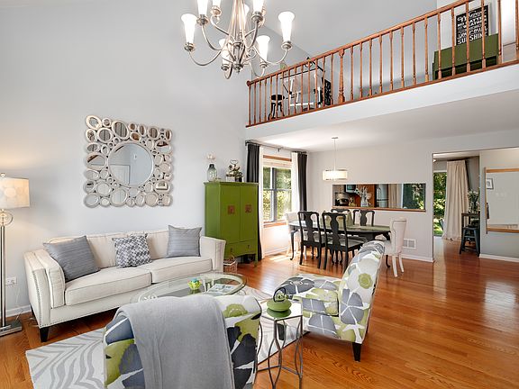 3rd image of 3036 Carlton Ct