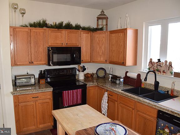 4th image of 17229 Magic Mountain Dr