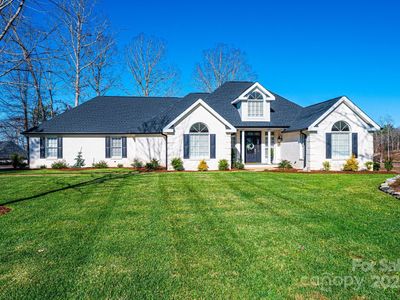 456 N Shore Dr, Hickory, NC, 28601