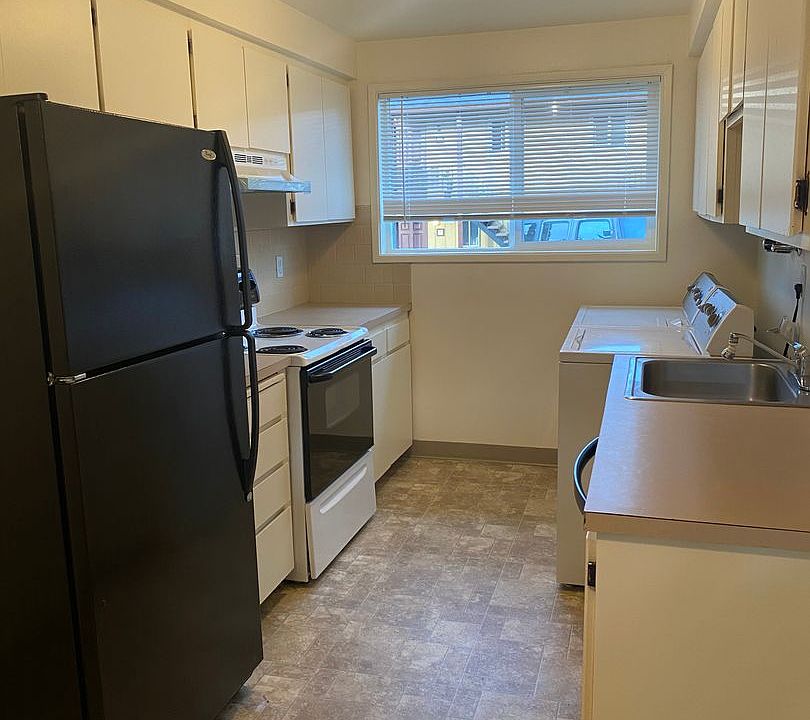 1st image of 581 Holmes Ln #22