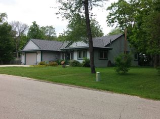 N6241 Beach Dr. Walworth County, Burlington, WI 53105