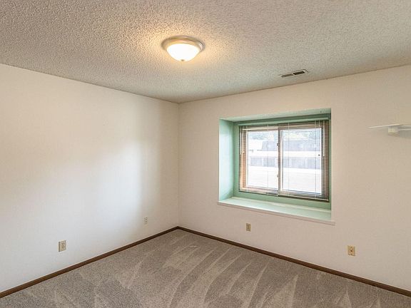 4th image of 4601 Woodland Ave Unit 3
