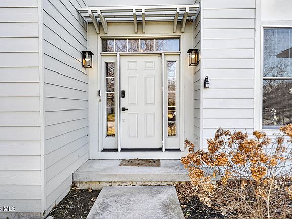 3rd image of 8631 Stone Post Rd