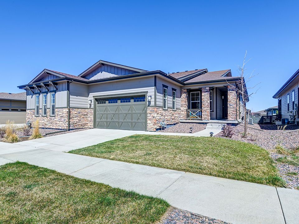 Low maintenance living! HOA takes care of mowing and snow removal (over 3").
