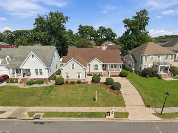 3162 S Stonebridge Dr, Norfolk, VA 23504