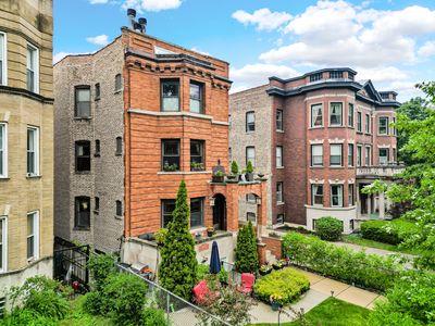 4872 N Kenmore Ave APT 1, Chicago, IL, 60640
