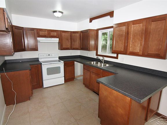 3rd image of 7800 Luann St