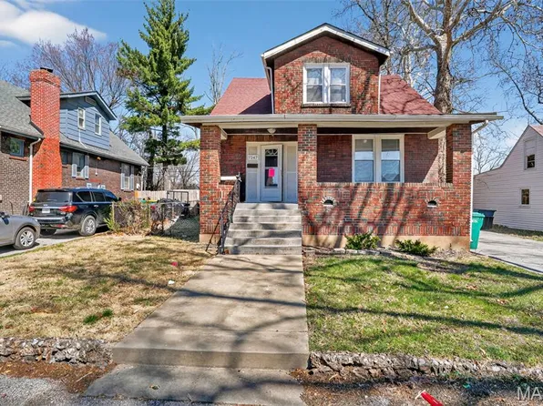 7247 Saint Andrews Pl, Saint Louis, MO 63121