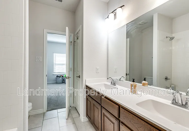 672 Harris Ridge Dr — Photo 16