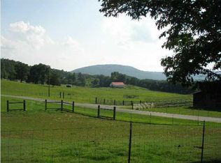 3520 Slygo Rd, Trenton, GA 30752