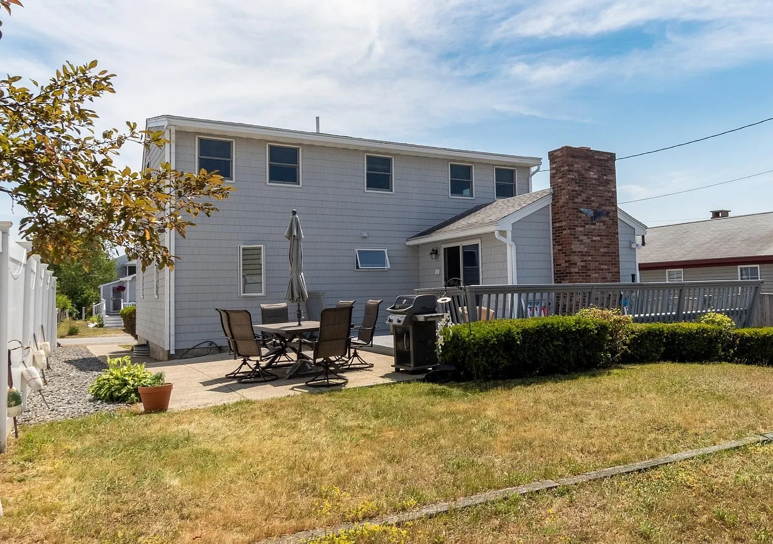 3 bed, 2.0 bath, 1610 sqft, $2,800 — Photo 2