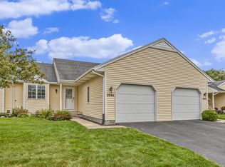 2944 Parkside Dr, Jenison, MI 49428