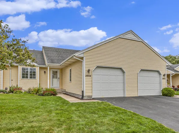 2944 Parkside Dr, Jenison, MI 49428