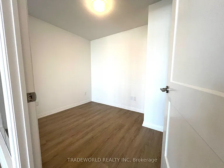 28 Widmer St #4927 — Photo 6