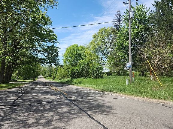 5th image of 3800 E Berry Rd